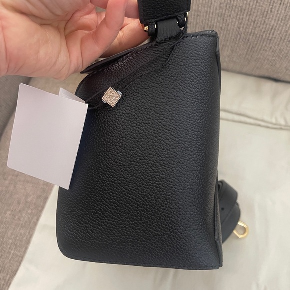 Loewe Puzzle Bag in Black Leather - Picture 7 of 11